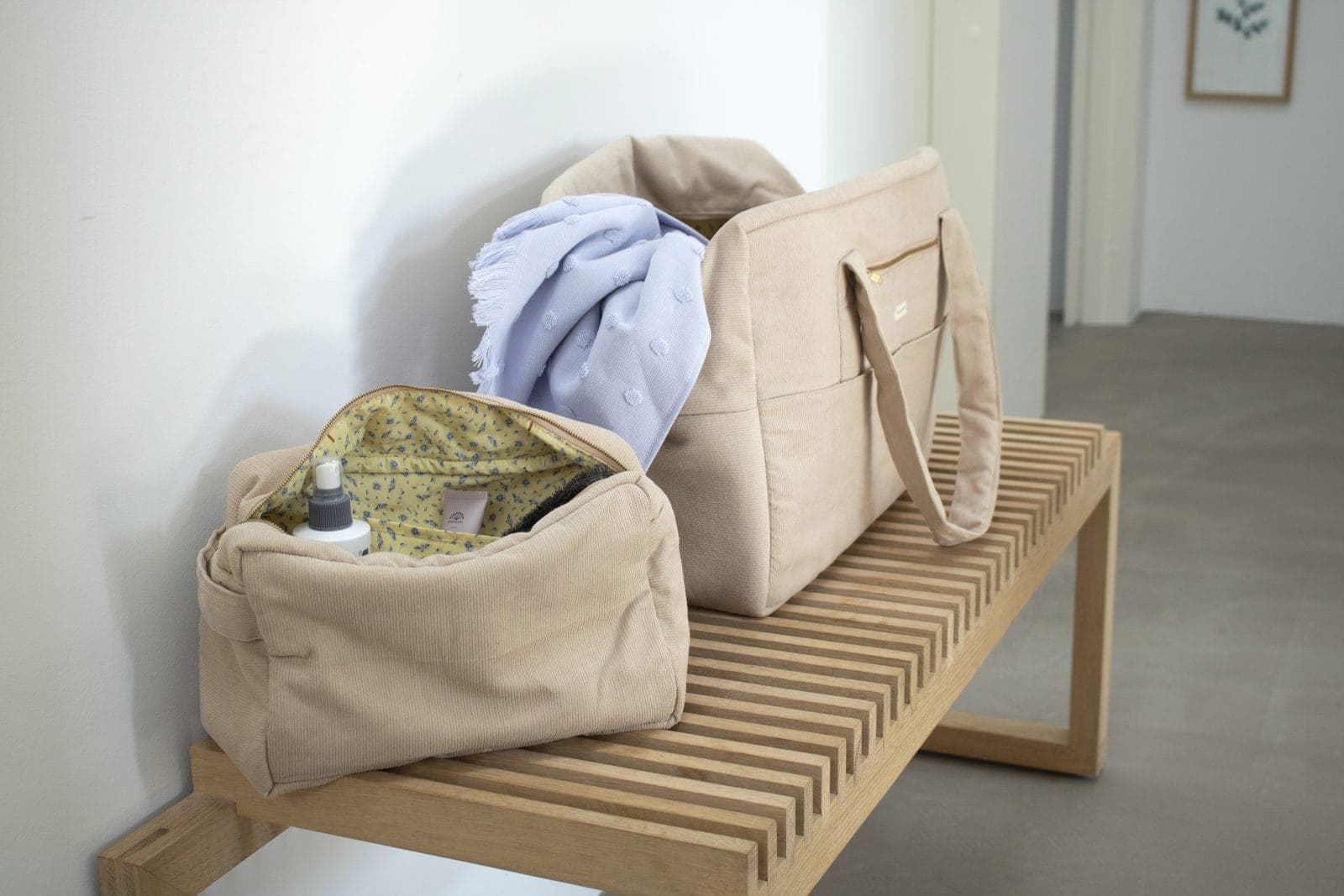 Toilet bag (large) - corduroy - doeskin