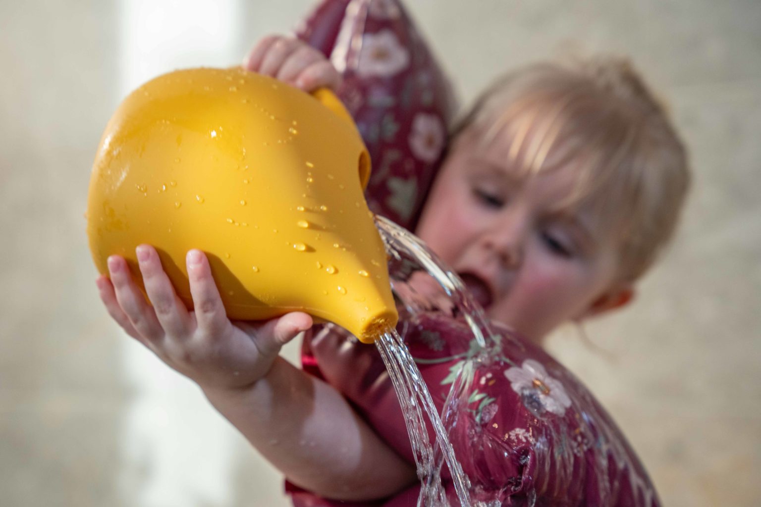 Silicone watering can - Honey Gold | Shop online hos - FILIBABBA