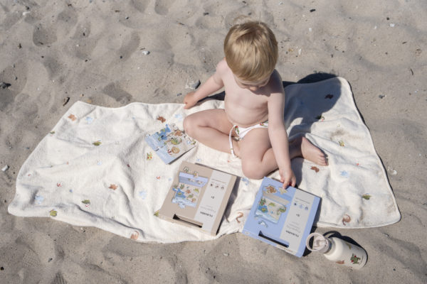 Embroidered hooded towel GOTS - Dino Beach