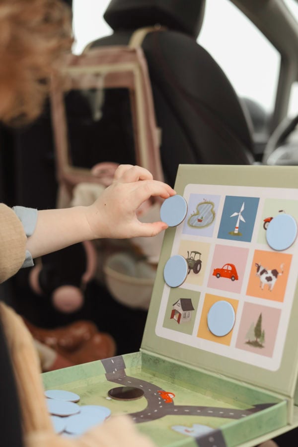 Magnetic game - Road trip bingo