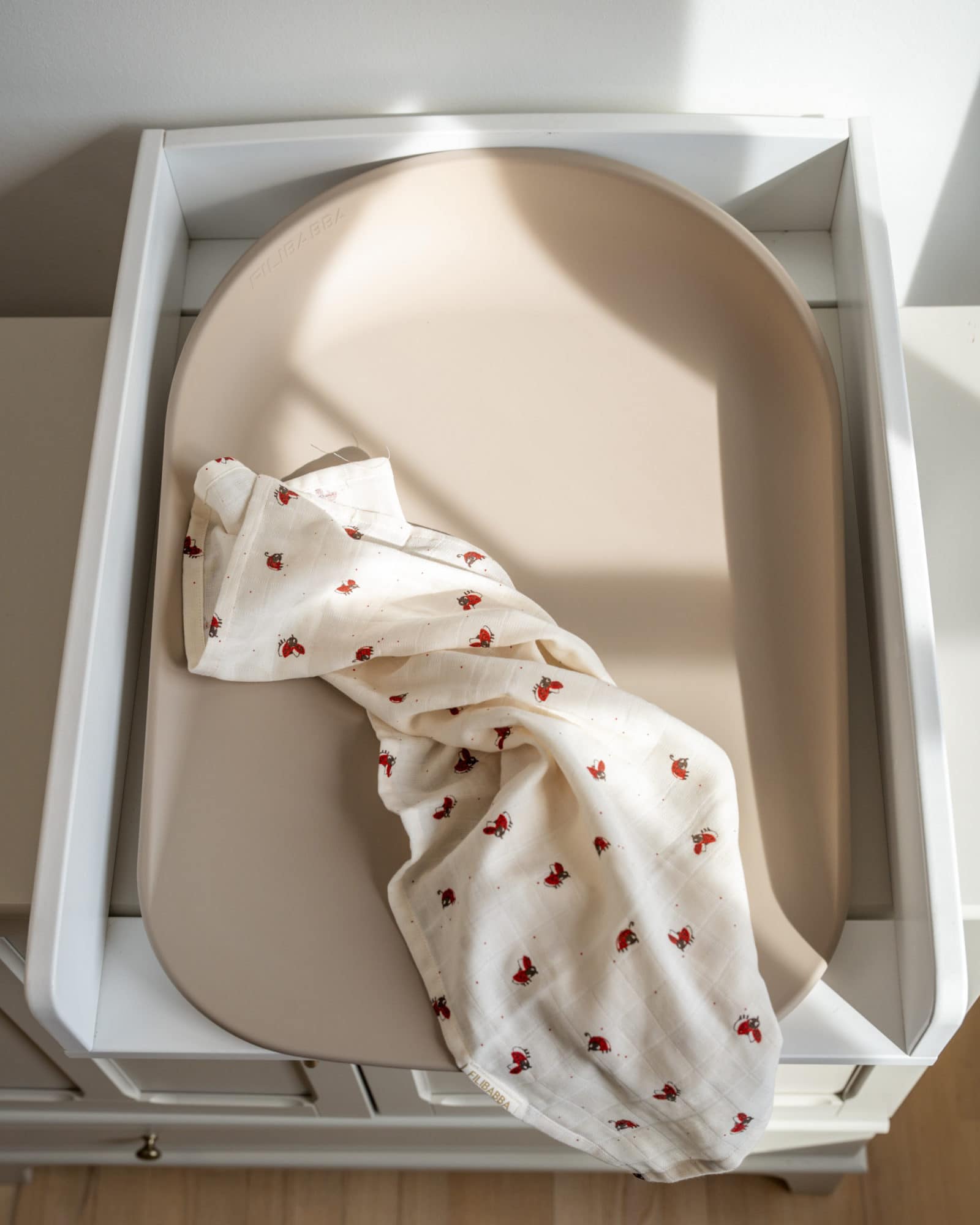 Bobbie 2.0 Soft Feel Changing Mat - Beige