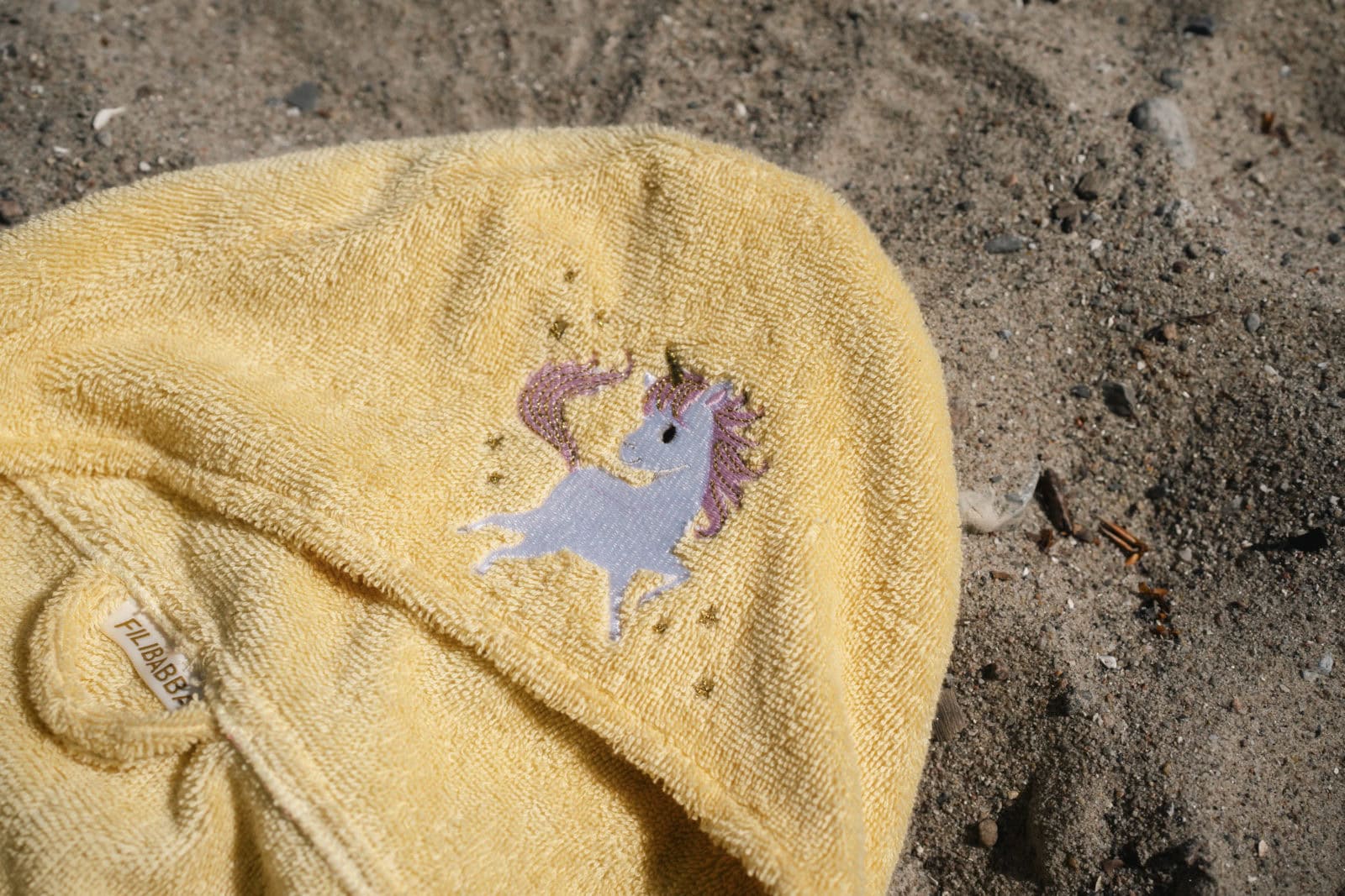 Embroidered hooded towel GOTS – Unicorn Shores