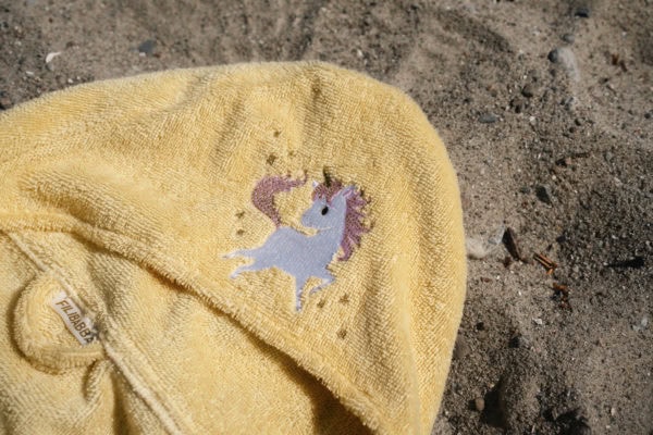 Embroidered hooded towel GOTS – Unicorn Shores
