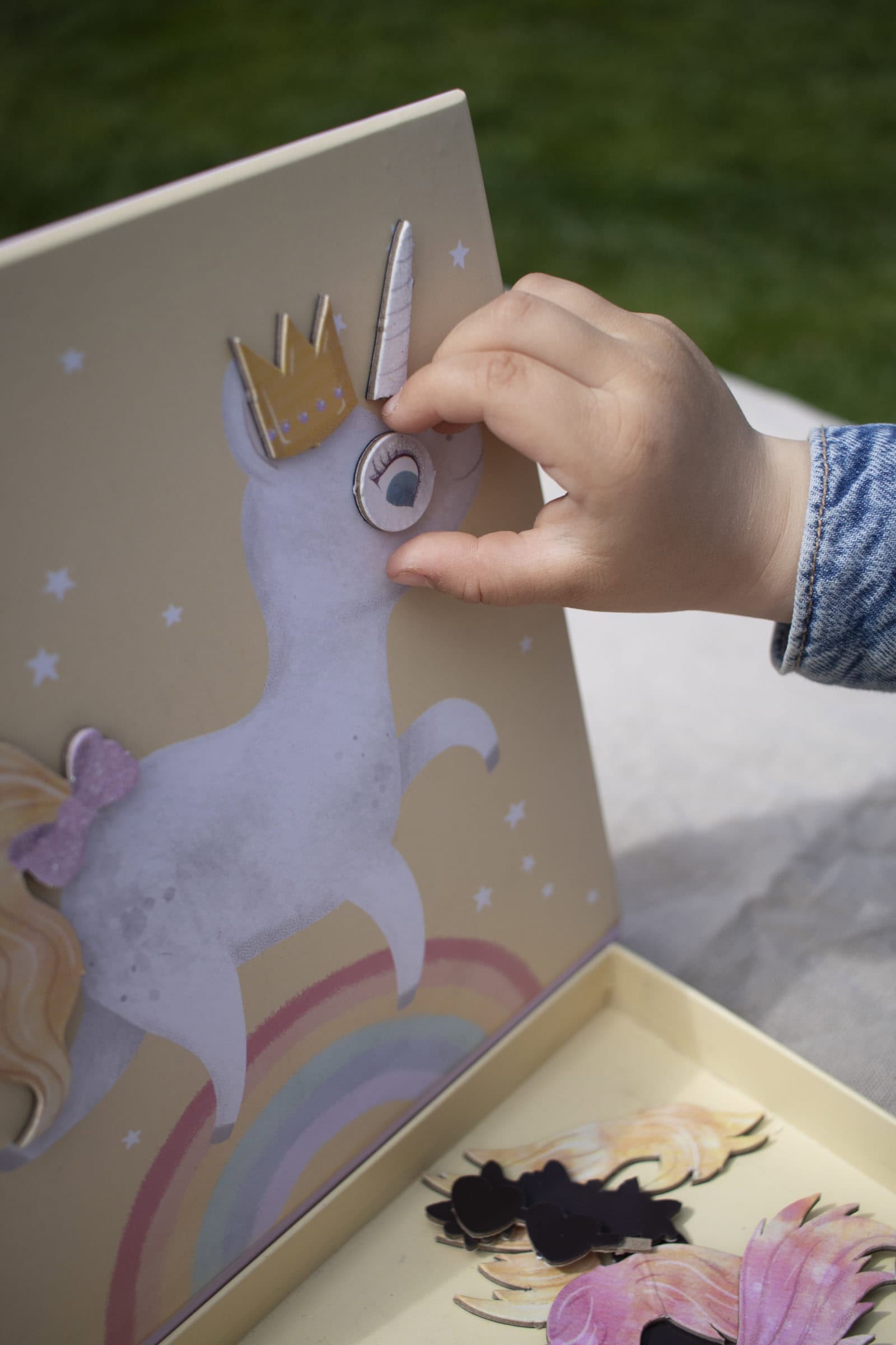 Magnetic fun – Create your own unicorn