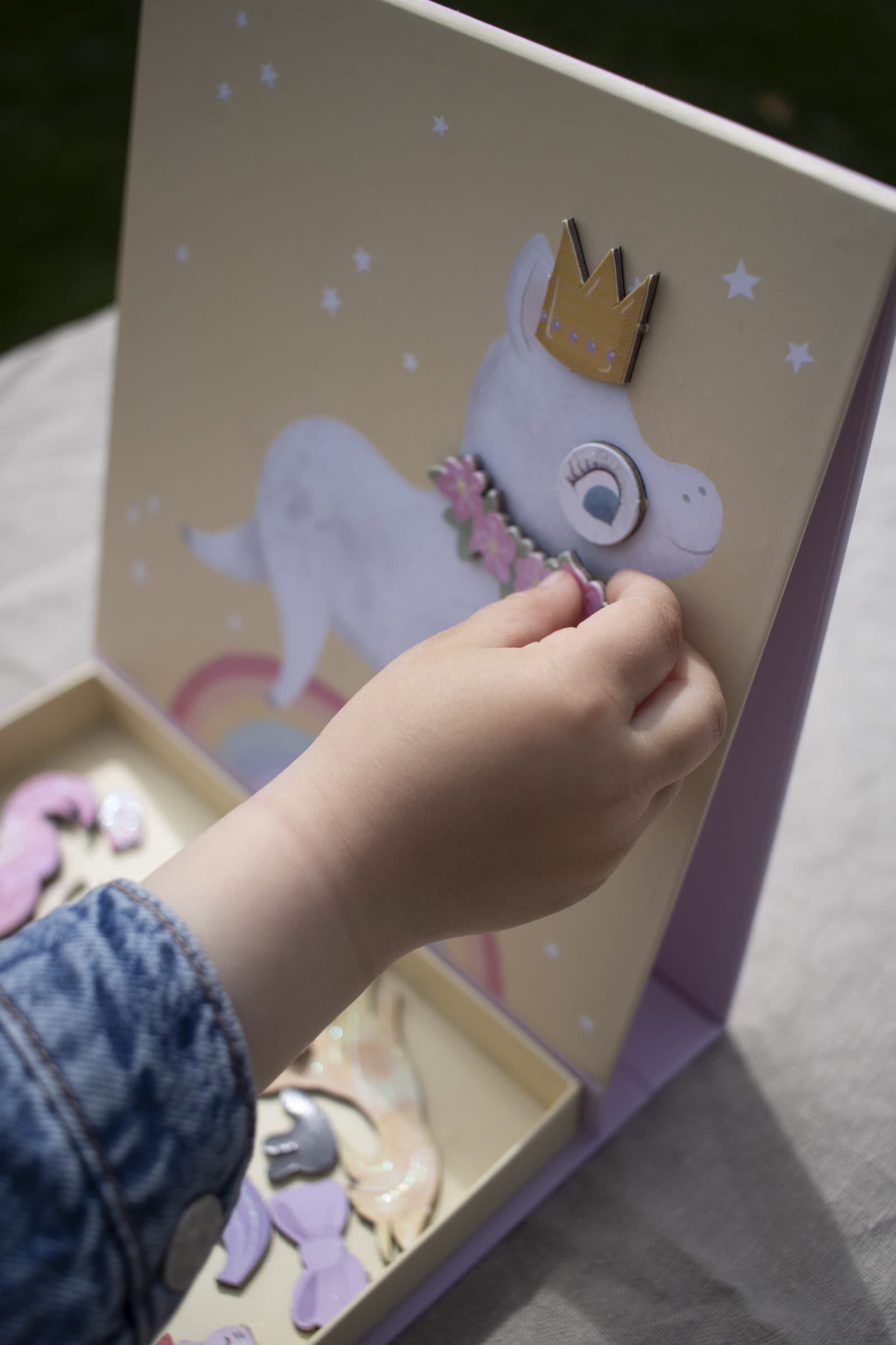 Magnetic fun – Create your own unicorn
