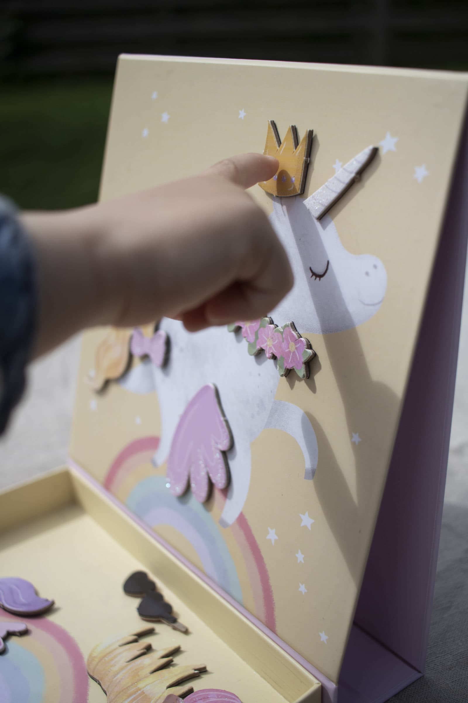Magnetic fun – Create your own unicorn
