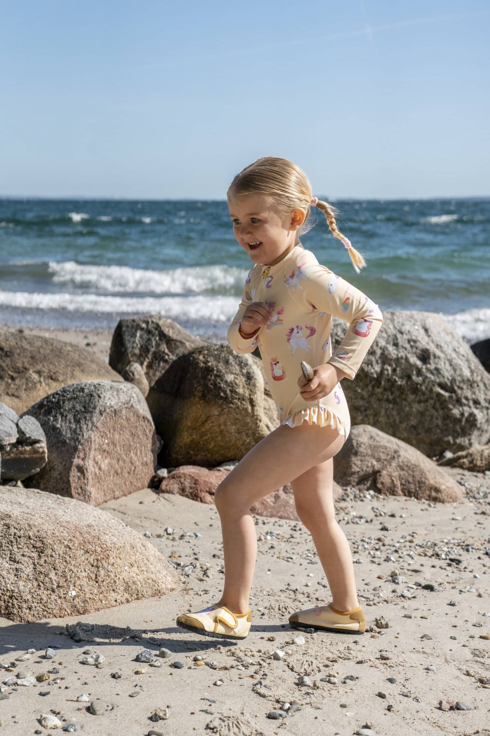 Vilje – UV suit 3-4 years – Unicorn Shores