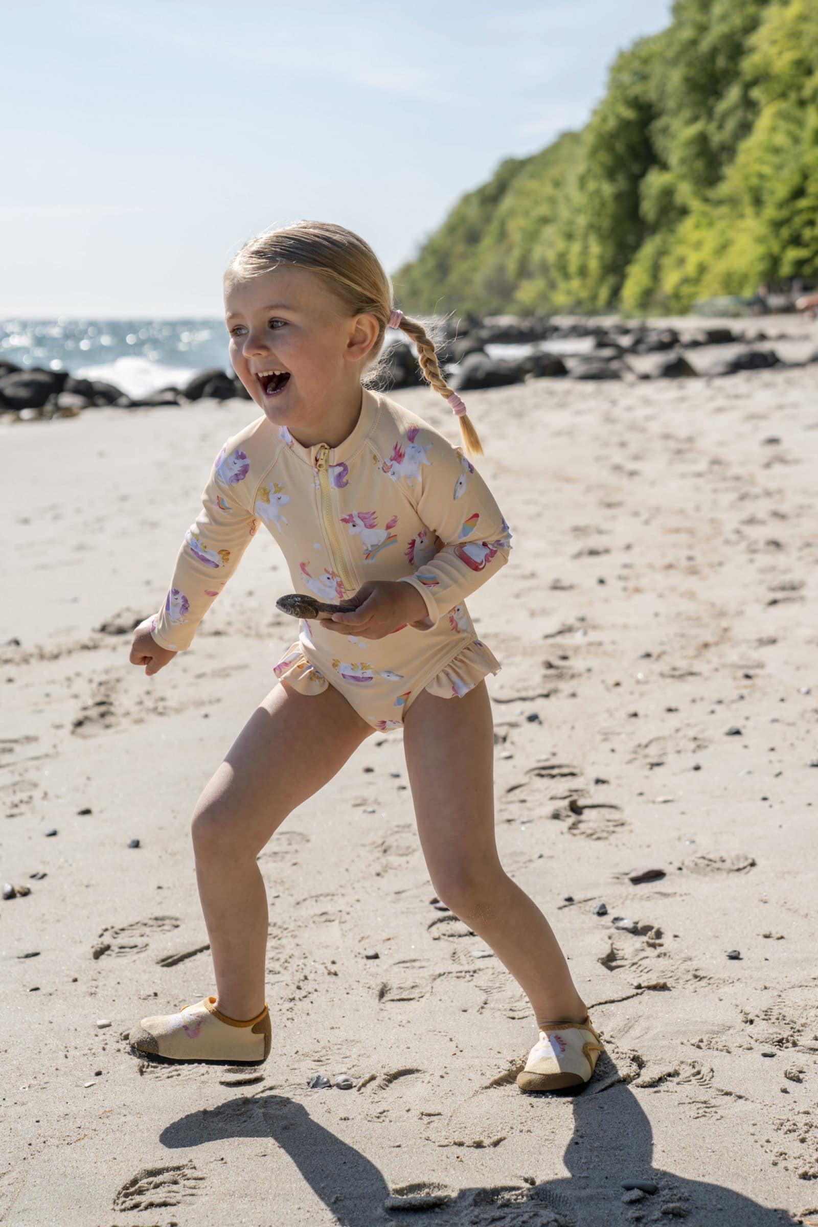 Vilje – UV suit 3-4 years – Unicorn Shores