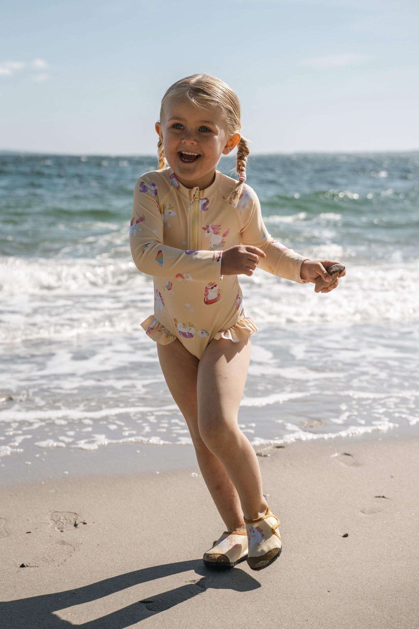 Vilje – UV suit 3-4 years – Unicorn Shores