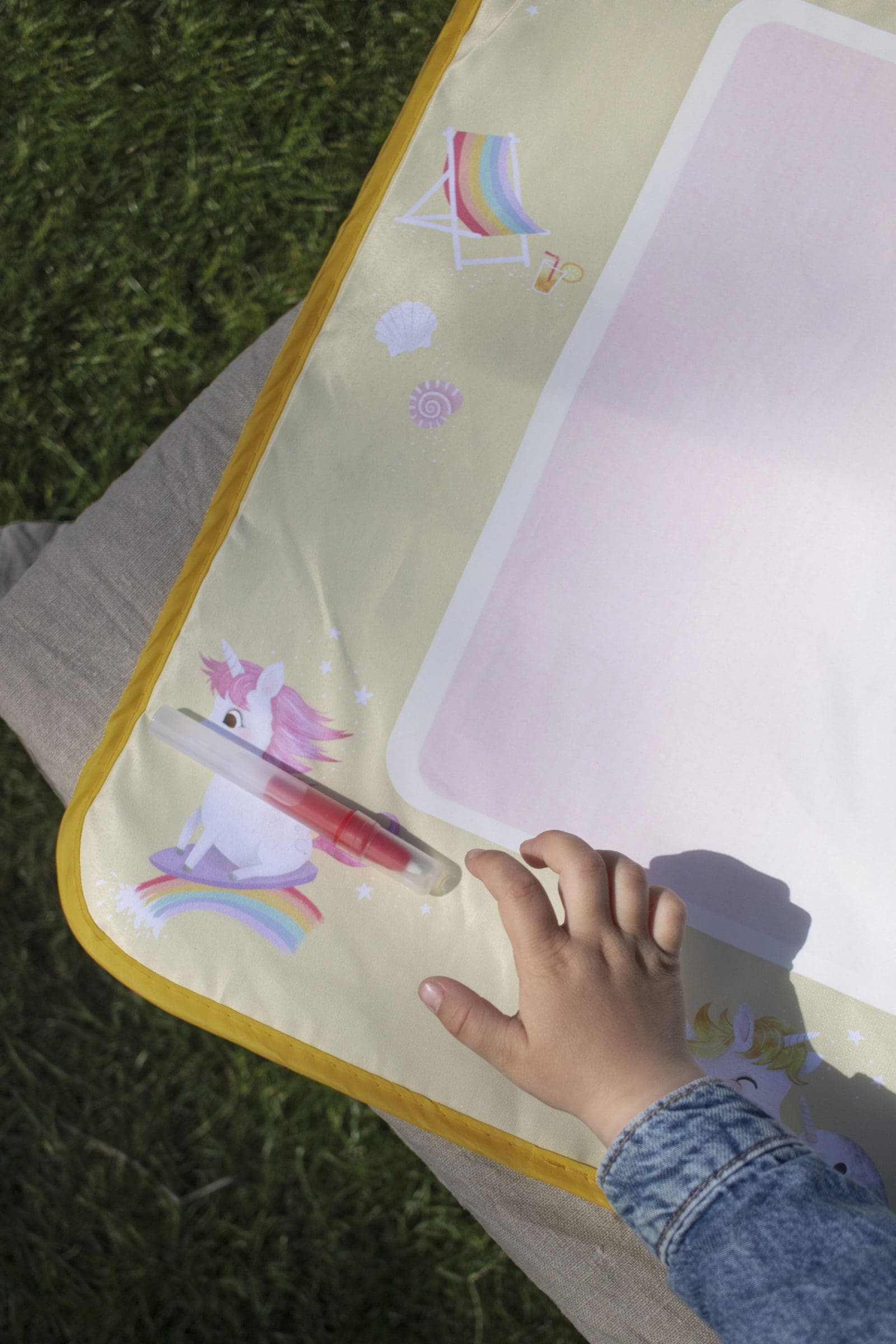 Water drawing mat – Unicorn Shores