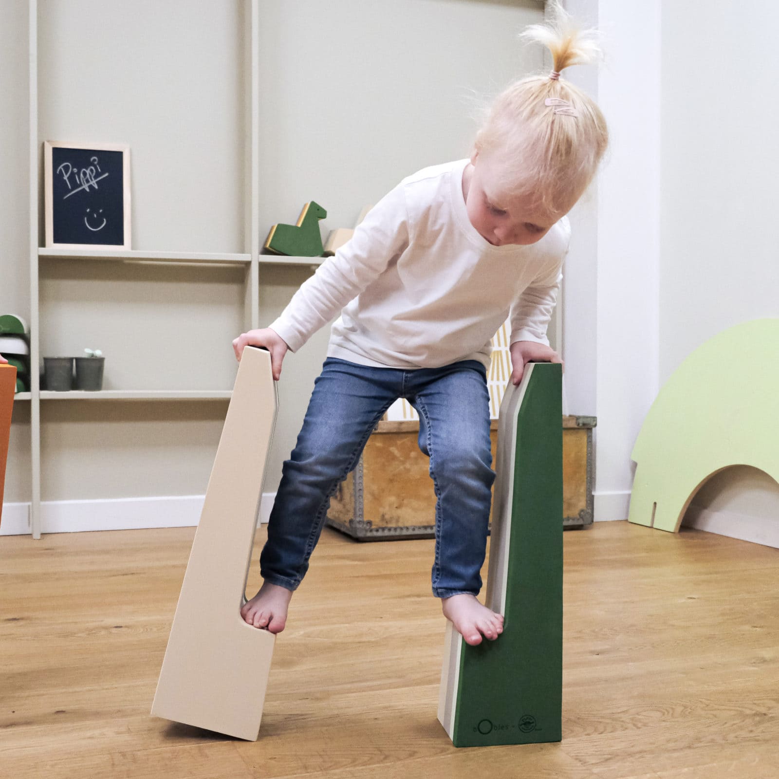 Pippi Circus Stilts Tommy