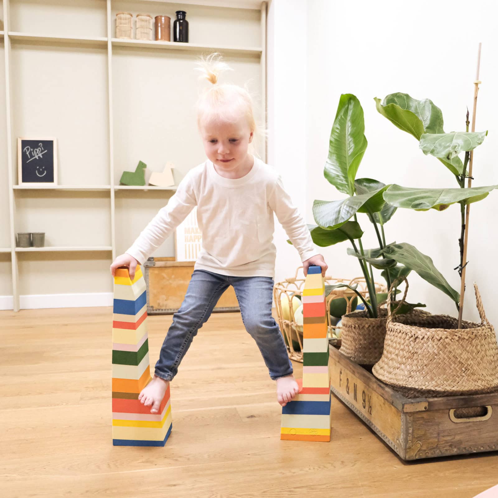 Pippi Circus Stilts Pippi