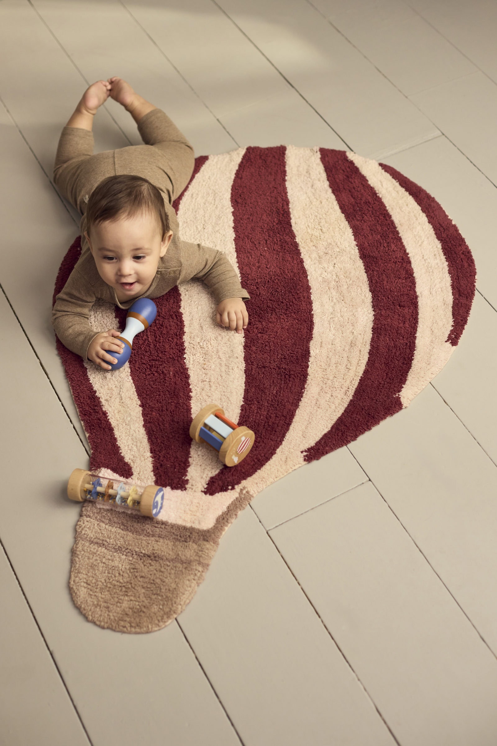 Tufted rug - Air balloon - Deeply Red