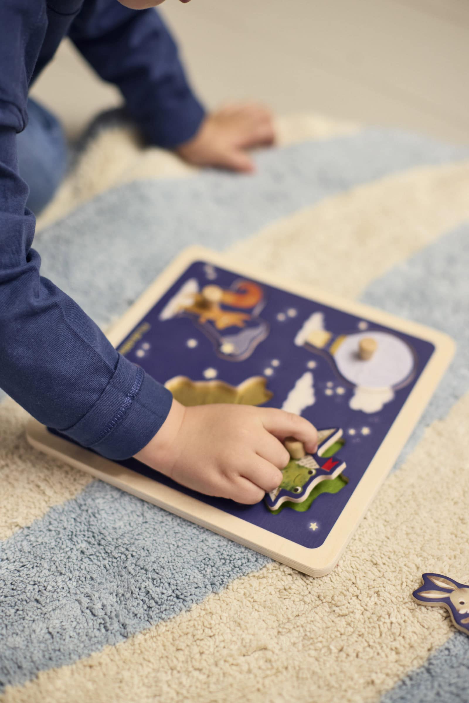 Wooden sensory puzzle - Little Adventurers
