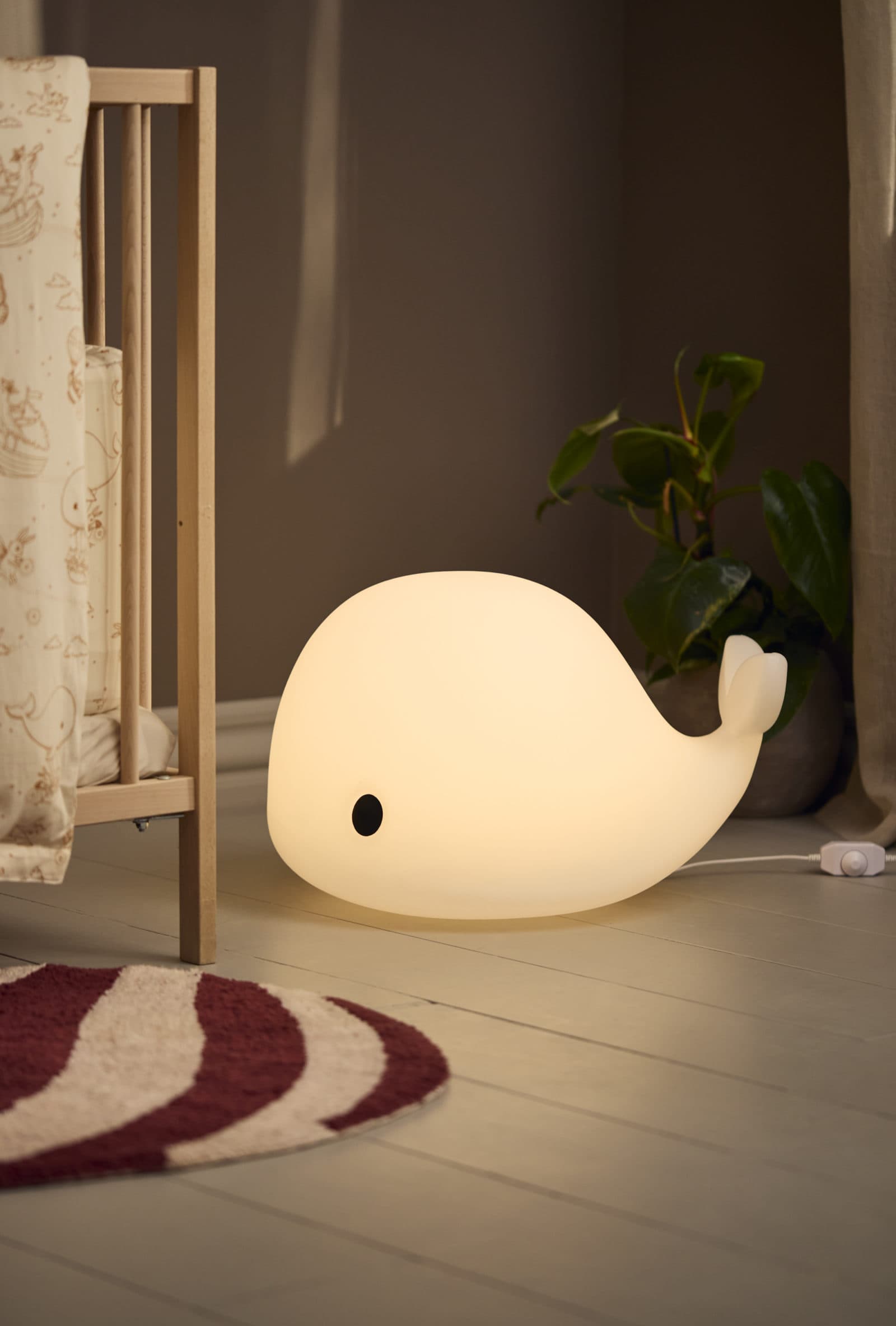 LED gulvlampe - Christian the whale 60 cm