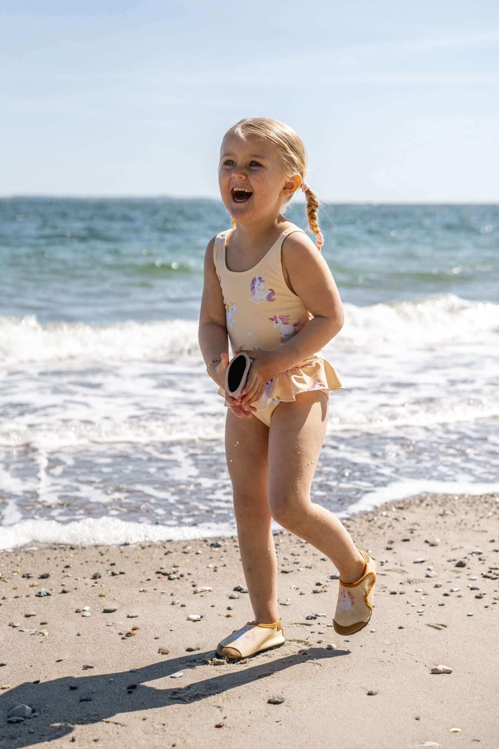 Bath shoes size 24-25 – Unicorn Shores