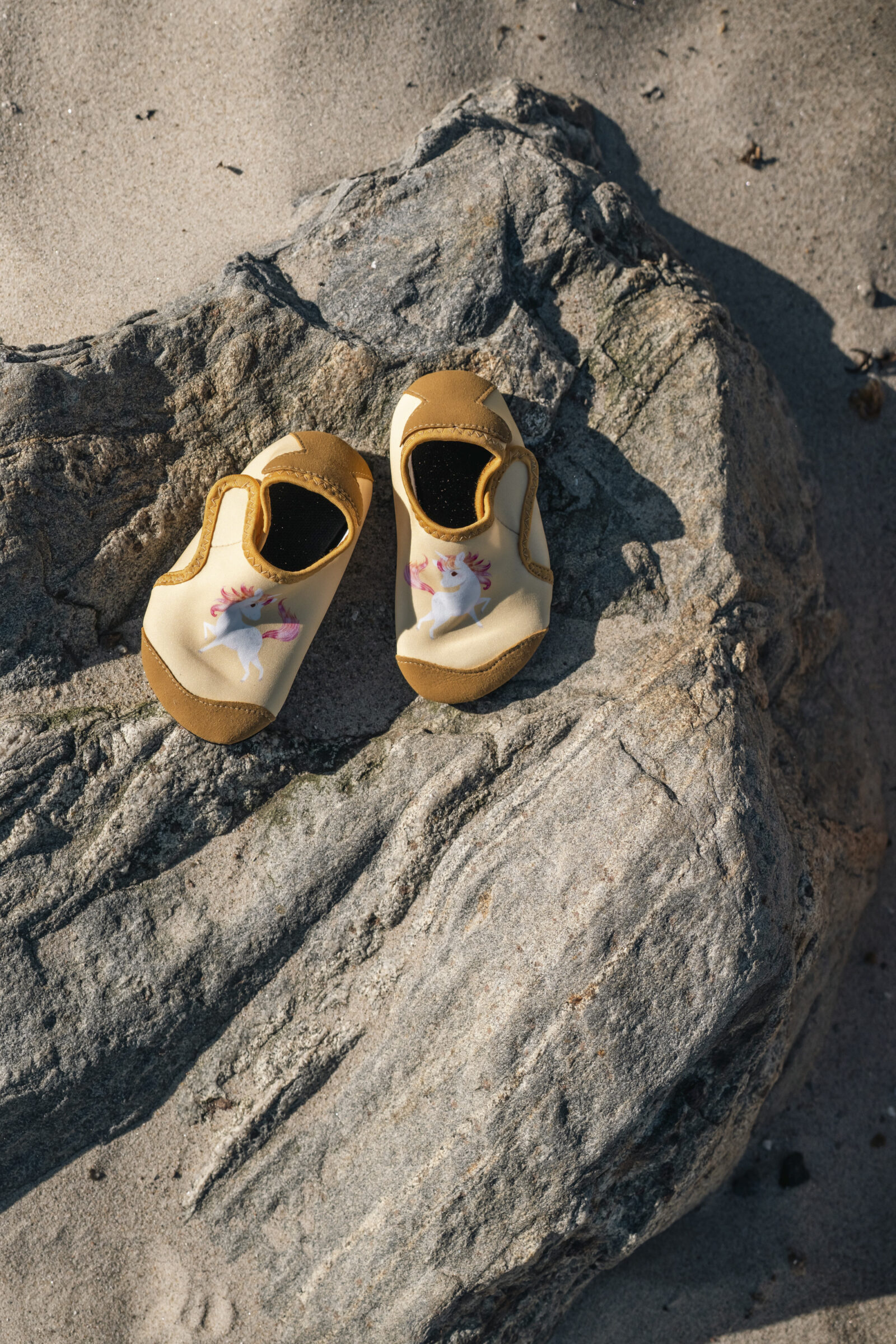 Bath shoes size 24-25 – Unicorn Shores