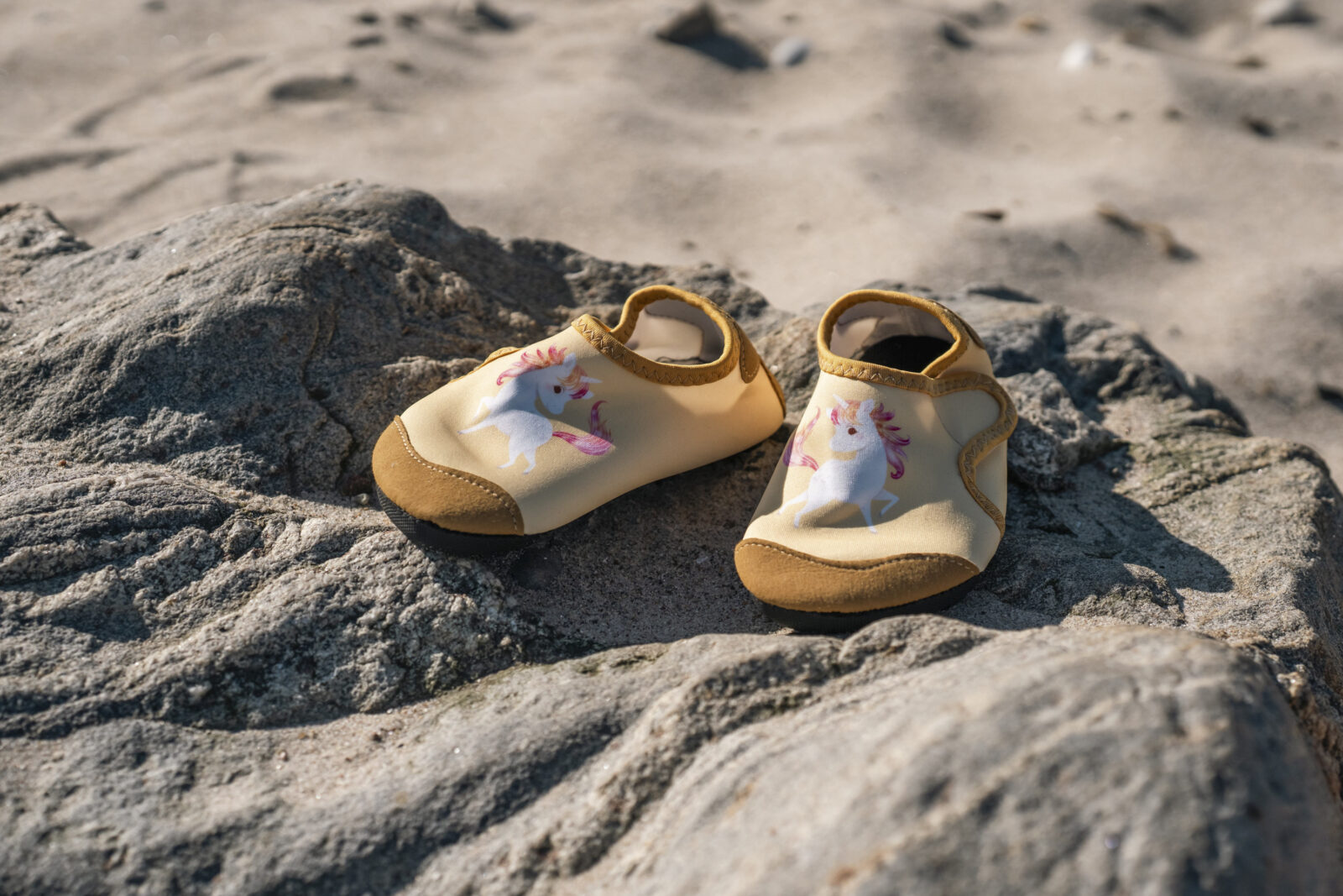 Bath shoes size 24-25 – Unicorn Shores